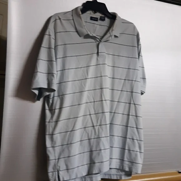 IZOD Size L (SKU 542) - Picture 1 of 1